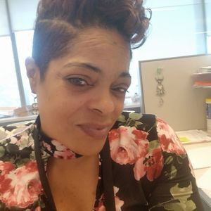 Meet your Posher, Monique